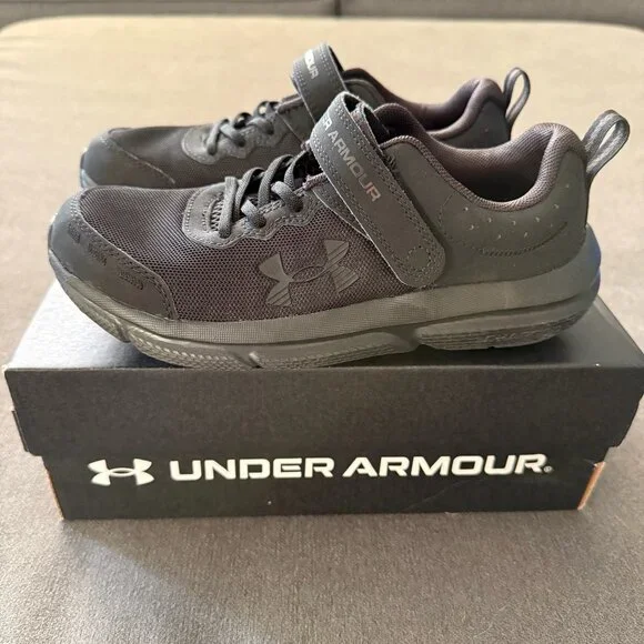 EUC Under Armour Kids Black BPS Assert 10 AC Size 3Y - Picture 5 of 8